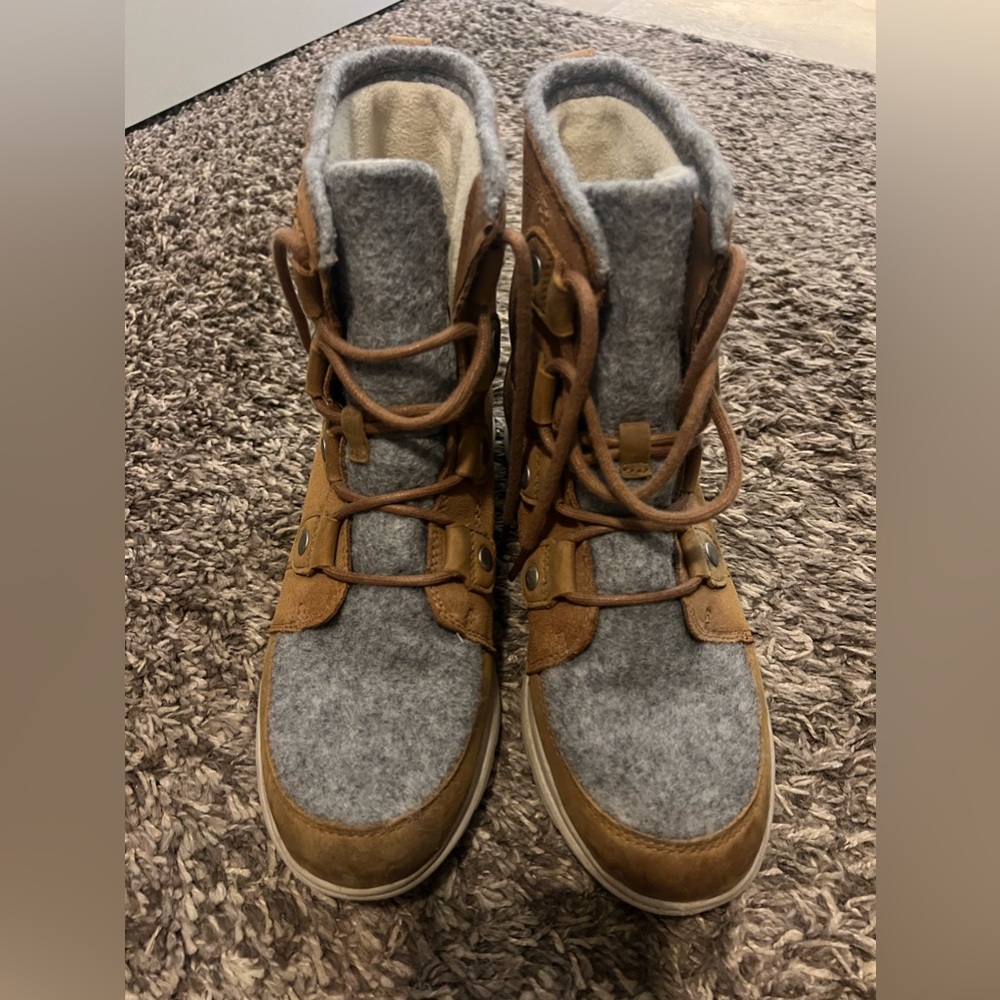 Sorel Boots Womens Size 8.5 US